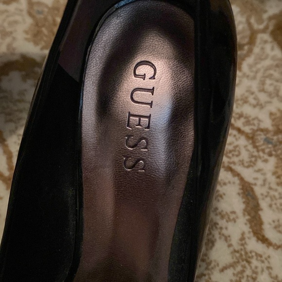 Like new size 6 guest Patten , leather pumps - Picture 2 of 3